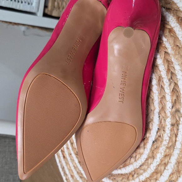 NINE WEST Hot Pink Womans Kitten Heels, Size 8.5 - Picture 7 of 9